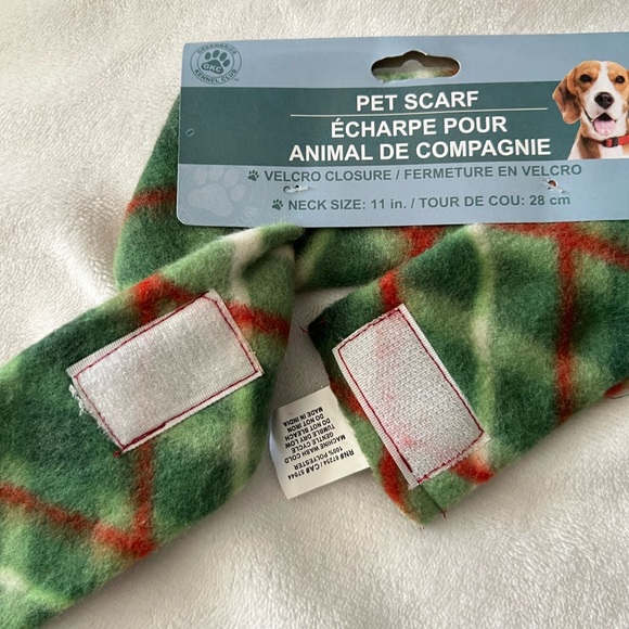 🐶 Greenbrier Kennel Club Holiday Velcro Closure 11” Pet Scarf - Picture 4 of 5
